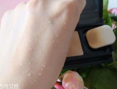 迪奧凝脂恒久粉餅好用嗎？輕薄持久適合春夏