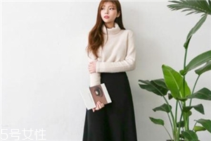 黑色長(zhǎng)裙搭配什么上衣？自帶顯瘦效果