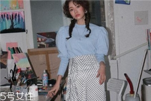 波點(diǎn)裙搭配什么上衣？復(fù)古混搭風(fēng)女王