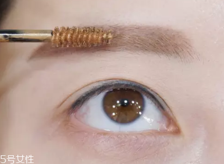 眉毛短怎么變長？畫眉大法拯救短眉星人