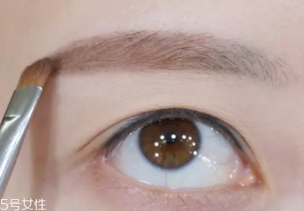 眉毛短怎么變長？畫眉大法拯救短眉星人