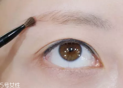 眉毛短怎么變長？畫眉大法拯救短眉星人