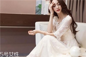 蕾絲長(zhǎng)裙配什么鞋子？為你加足時(shí)髦指數(shù)