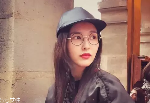 戴眼鏡怎么化妝好看？這么化妝比戴美瞳還美貌