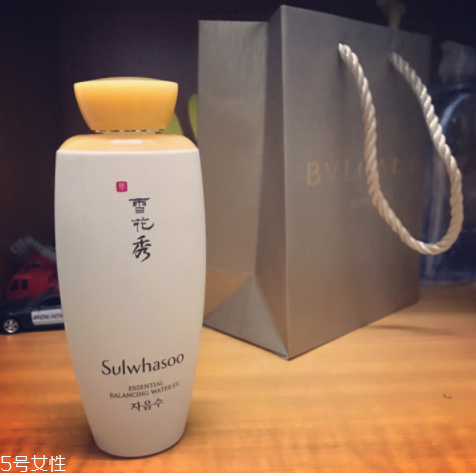 雪花秀平衡水和潤顏水哪個(gè)好？潤顏水是鎮(zhèn)店之寶