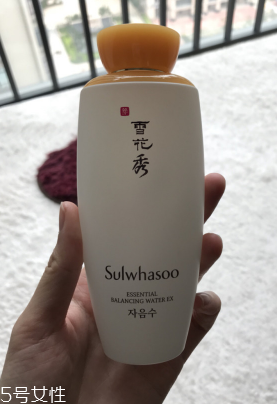 雪花秀平衡水和潤顏水哪個(gè)好？潤顏水是鎮(zhèn)店之寶