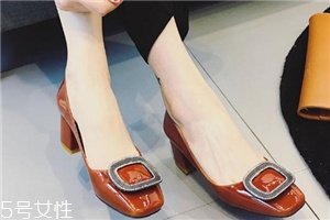 腿粗腿短穿什么鞋子好看？視覺上拉長腿部比例