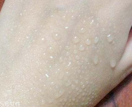 碧柔藍(lán)管防曬有酒精嗎？酒精過(guò)敏者慎用