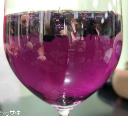 黑枸杞為什么是藍(lán)色？花青素的原因