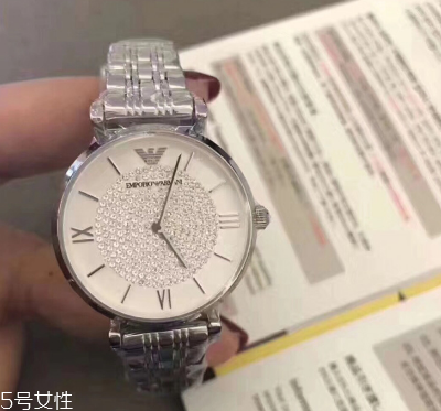 armani阿瑪尼滿天星手表是機械表嗎？