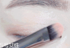 夏天化妝怎么樣不脫妝？8個(gè)小技巧讓你做清爽女神