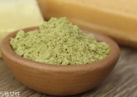 粘土面膜有幾種？高嶺土是最常見的清潔面膜成分