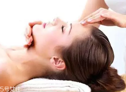 玫瑰果油和玫瑰精油怎么區(qū)分？玫瑰精油超級(jí)昂貴