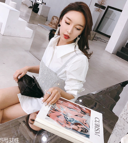 襯衫可以搭配羽絨服嗎？襯衫要這樣搭配