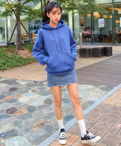 牛仔短裙搭配什么鞋？瞬間變身萌萌少女