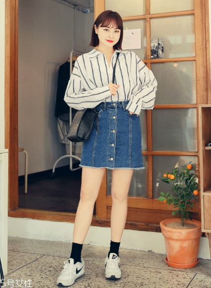 牛仔短裙搭配什么鞋？瞬間變身萌萌少女