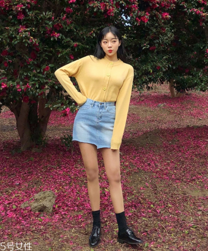 牛仔短裙搭配什么鞋？瞬間變身萌萌少女