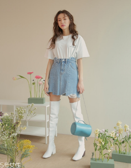 牛仔短裙搭配什么鞋？瞬間變身萌萌少女
