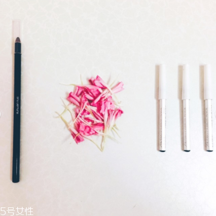 大眼睛怎么選眉筆顏色？眉色不可太淡