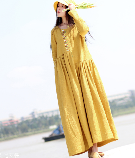 春天出游穿什么衣服好看？清新田園風(fēng)撲面而來(lái)