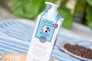 身體乳當(dāng)護(hù)手霜用會(huì)怎樣 不宜用身體乳來擦手