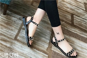 涼鞋上的黑印怎么去掉？這樣就能輕松去除