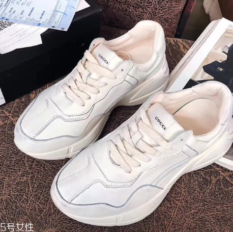 gucci老爹鞋有女款嗎？明星們?nèi)耸忠浑p