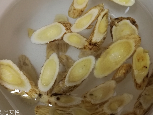 黃芪是什么味道？有點(diǎn)大豆味