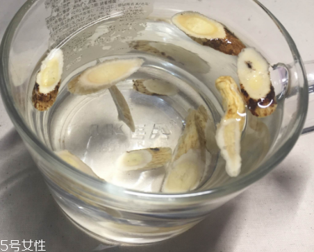 黃芪是甘草嗎？不是一種東西