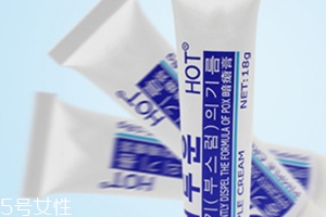阿達(dá)帕林凝膠含激素嗎？