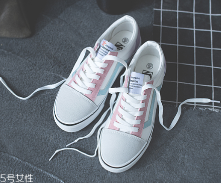 帆布鞋褪色如何修復(fù)？帆布鞋褪色要注意
