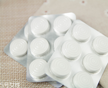 明治益生菌酸奶片好吃嗎？酸酸甜甜口感好