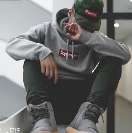 supreme衛(wèi)衣正品多少錢？全球哄搶的品牌