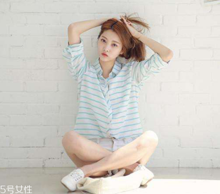 2022流行什么襯衫？美麗大方的春日女神