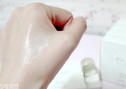 乳液和面霜的正確使用方法 日?；A(chǔ)護(hù)膚