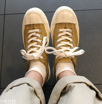 帆布鞋和板鞋有什么區(qū)別？帆布鞋板鞋大對(duì)比