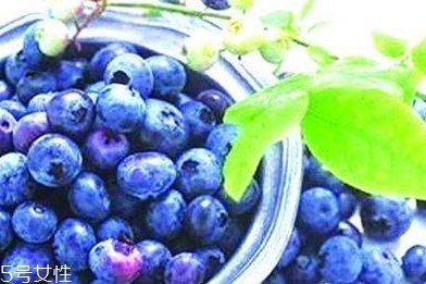 花青素可以美白嗎？女人就應(yīng)該吃點(diǎn)花青素