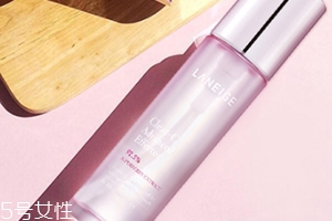 肌底液和爽膚水先用哪個(gè)？肌底液用在水之后