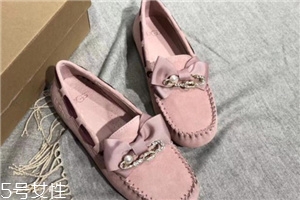 ugg豆豆鞋多少錢一雙？ugg也有單鞋