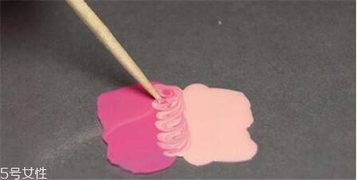 可撕指甲油哪個(gè)牌子好？女神都愛的六款健康指甲油