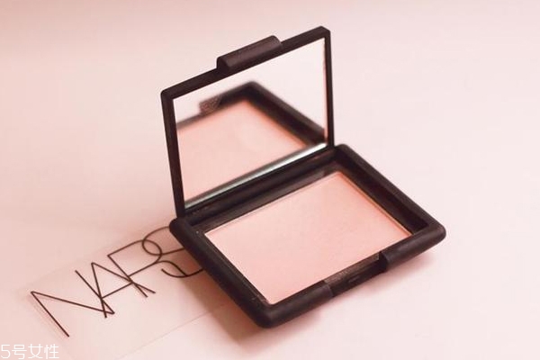 nars sex appeal腮紅干嗎？略飛粉不過(guò)可以接受