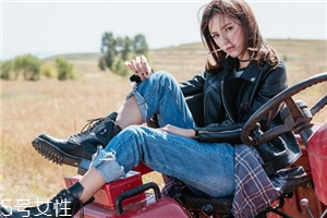 皮衣粘上502膠怎么辦？要小心清理