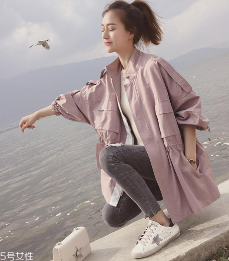 今年流行什么樣的風(fēng)衣？這幾款少女感十足