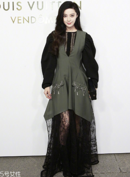 泡泡袖衣服怎么搭配？在大女人和小公舉之間自由轉(zhuǎn)換
