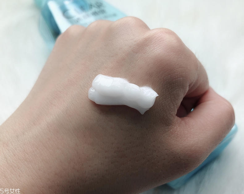 清揚(yáng)0硅油洗發(fā)水好用嗎？自帶高級感香調(diào)