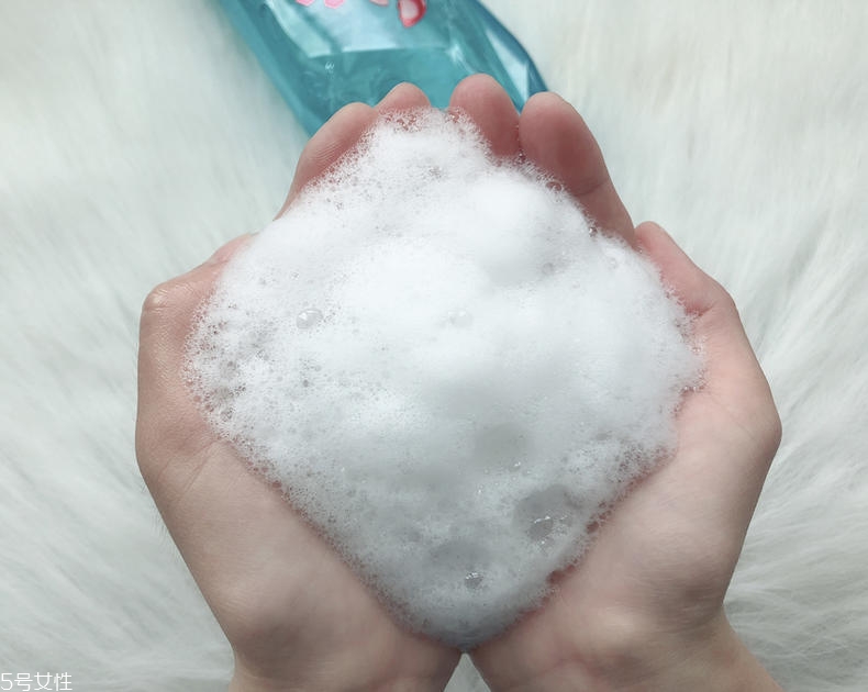 清揚(yáng)0硅油洗發(fā)水好用嗎？自帶高級感香調(diào)
