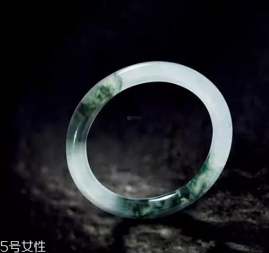 玉手鐲斷了怎么修復？玉手鐲佩戴要當心