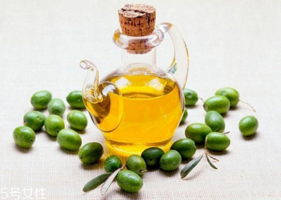 橄欖油擦臉會(huì)變黑嗎 護(hù)膚小貼士