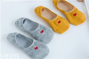 襪子粘有頭發(fā)怎么辦？巧妙利用身邊物品