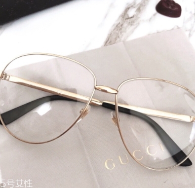 gucci平光鏡多少錢？明星都在戴的同款平光鏡